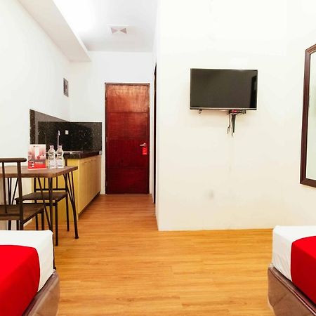 Reddoorz Plus Near Commonwealth Regalado Ciudad Quezon Exterior foto