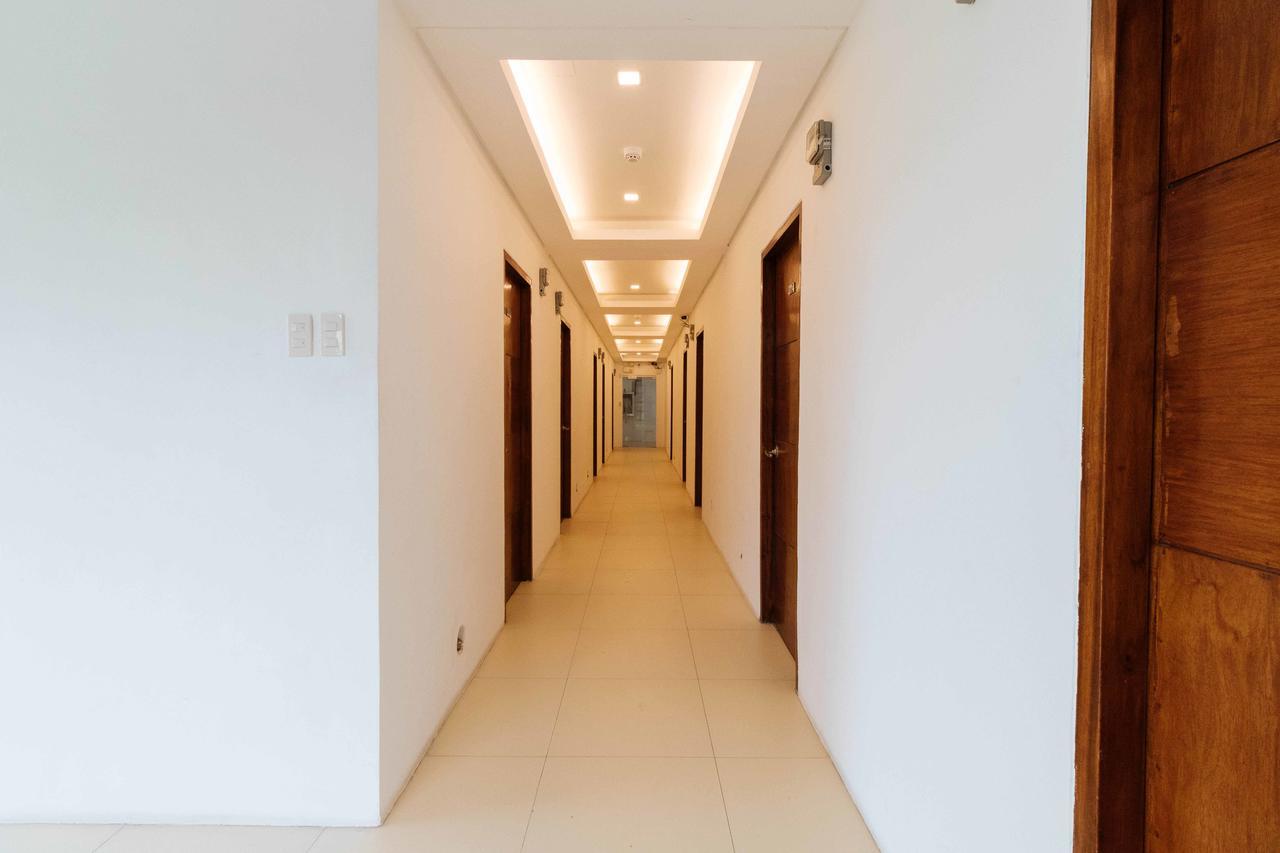 Reddoorz Plus Near Commonwealth Regalado Ciudad Quezon Exterior foto