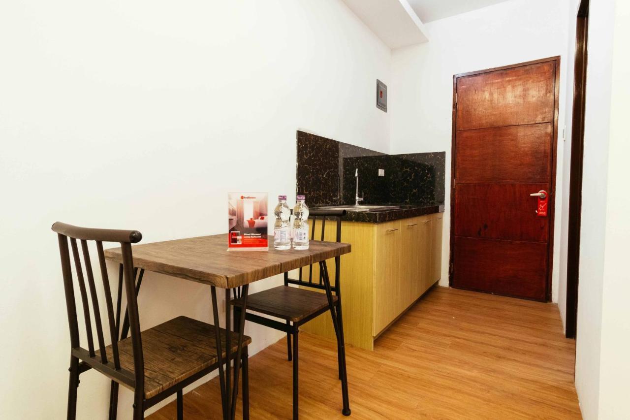 Reddoorz Plus Near Commonwealth Regalado Ciudad Quezon Exterior foto