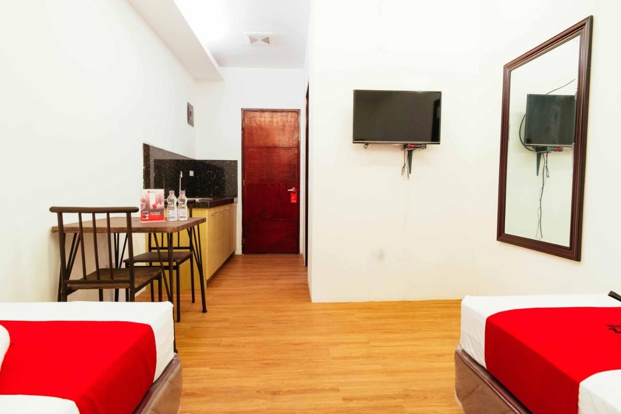 Reddoorz Plus Near Commonwealth Regalado Ciudad Quezon Exterior foto
